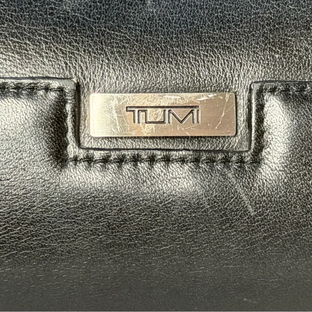 Tumi Black Leather Laptop Messenger Bag Silver Accent 43907D Vintage Business